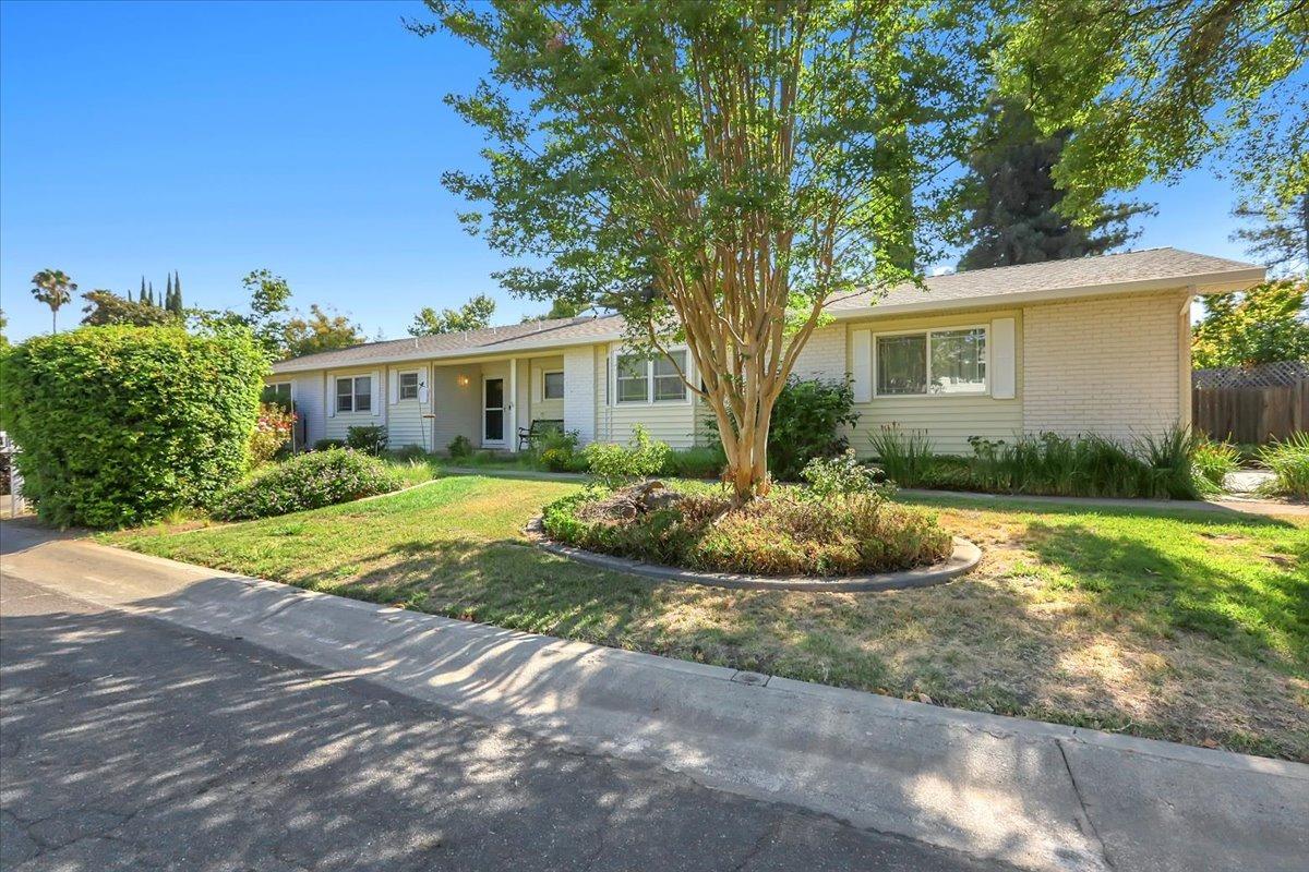 484 Camino Cortez