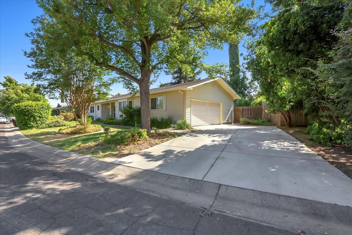 484 Camino Cortez
