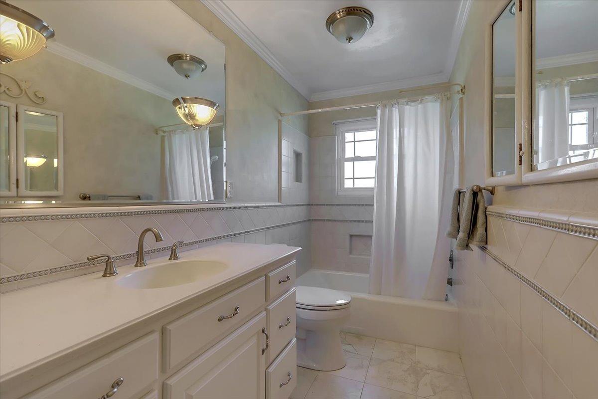 484 Camino Cortez