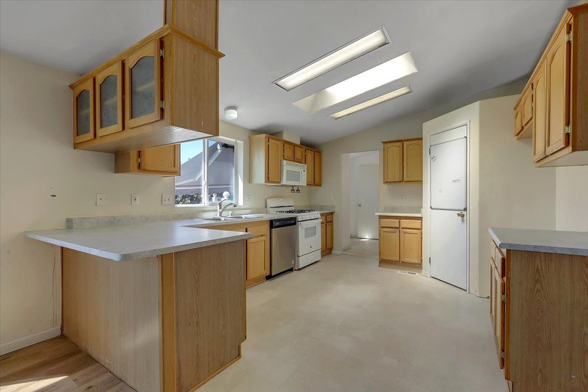 3679 Bear River