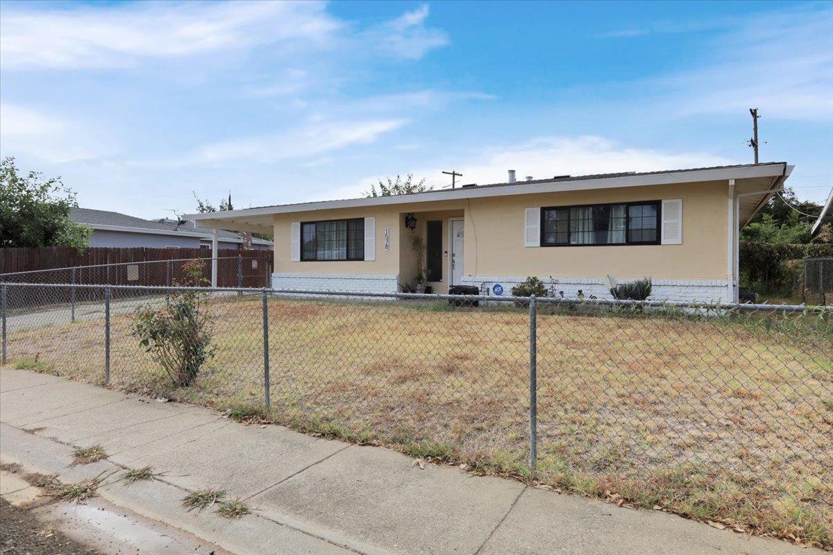 1578 Catalpa Street