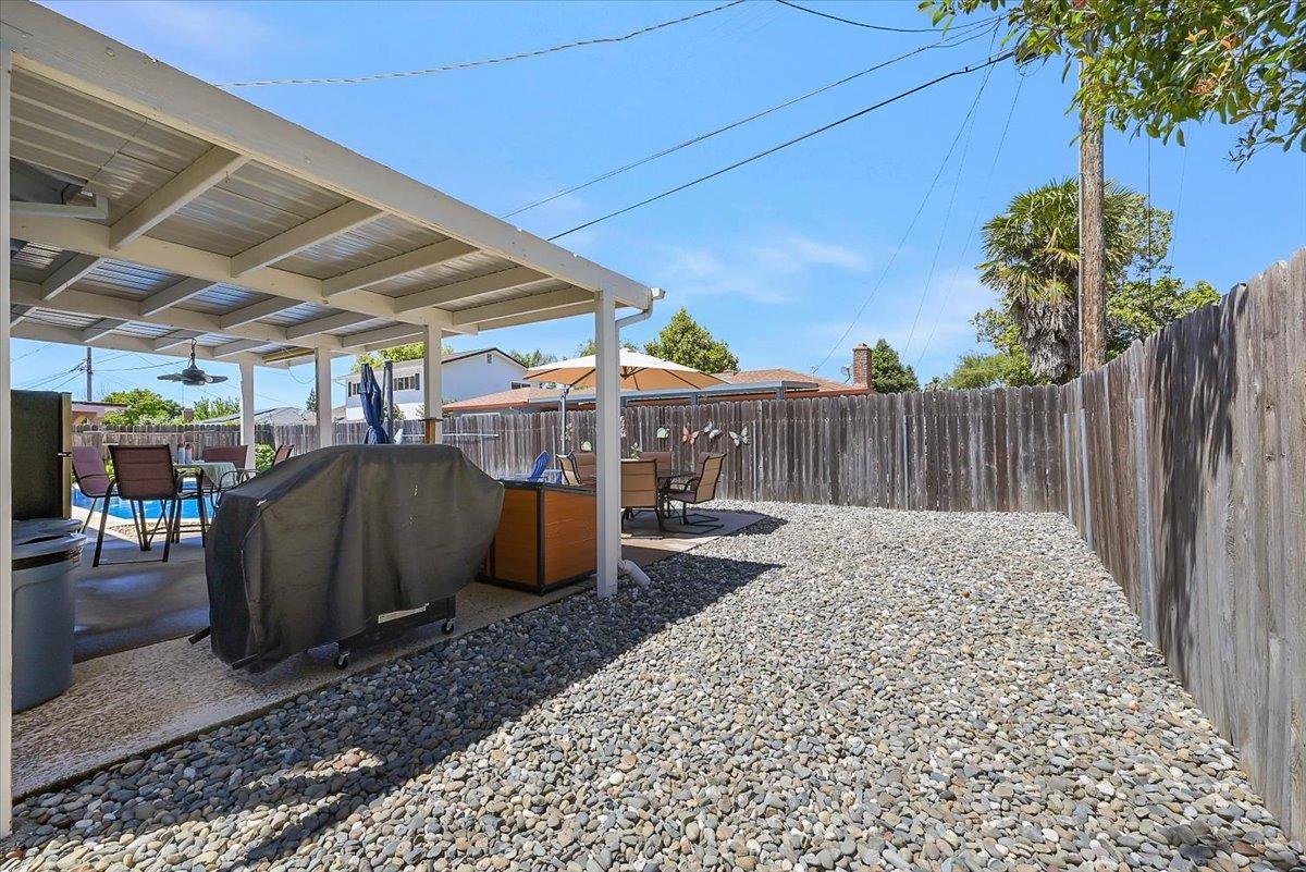 1411 Queens Avenue