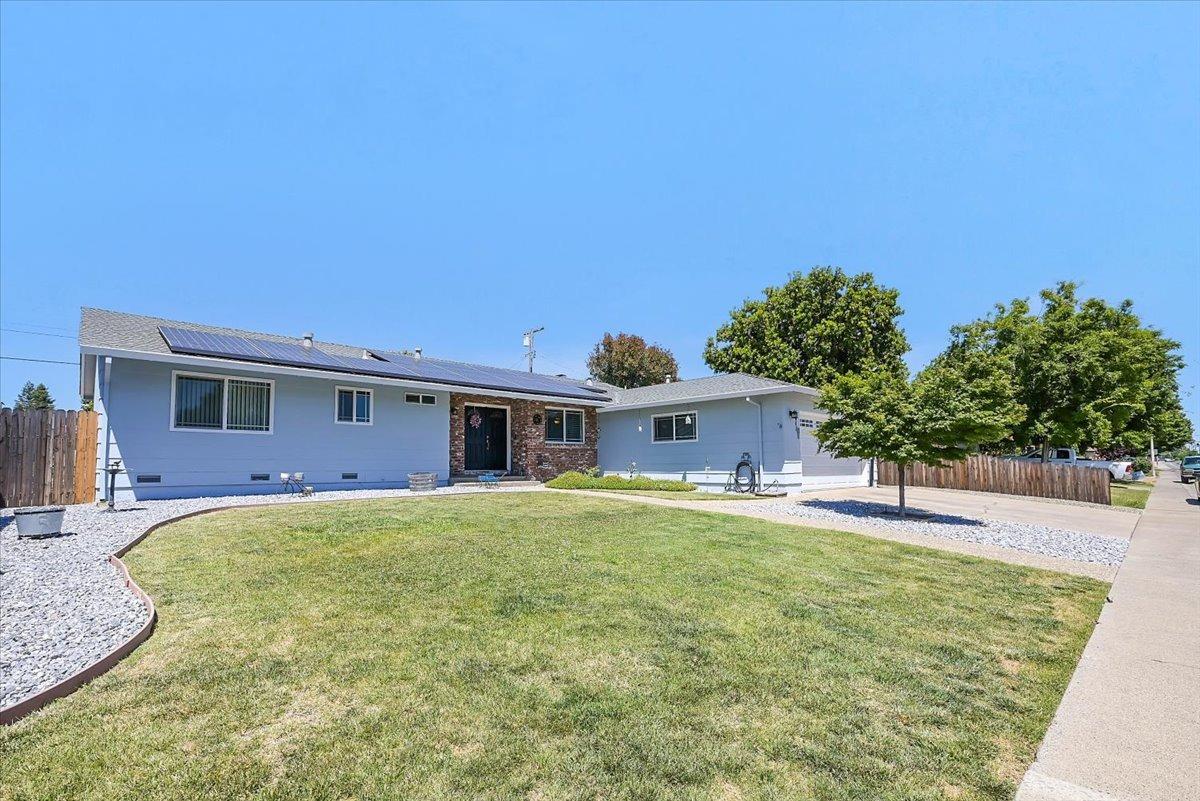 1411 Queens Avenue