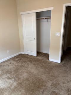 5301 E Commerce Way 62102