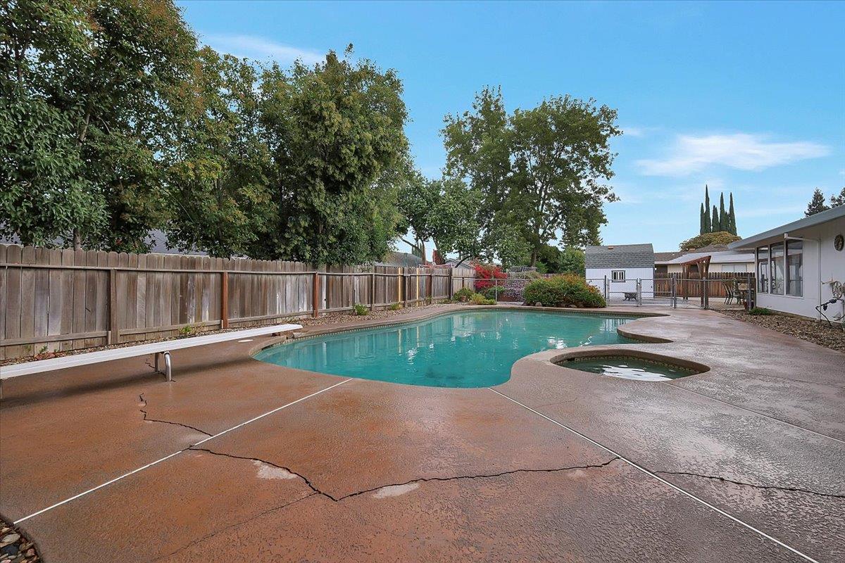 1571 Holly Tree Drive