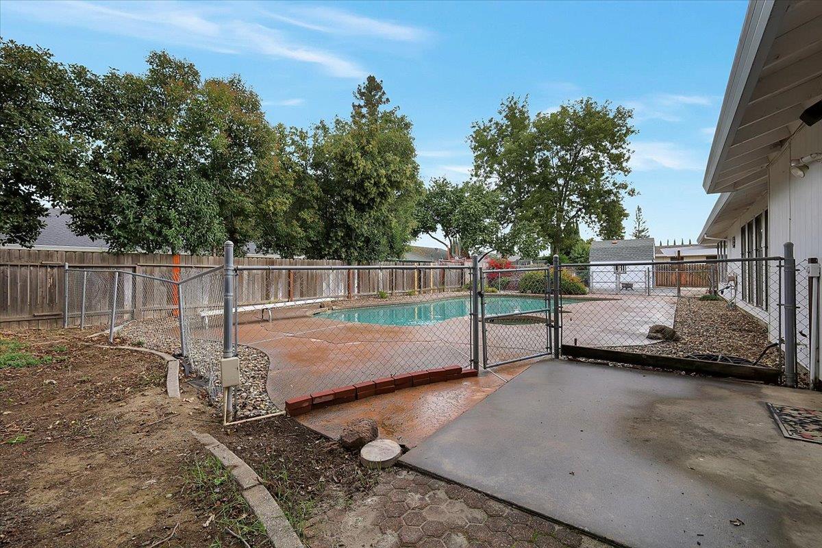 1571 Holly Tree Drive