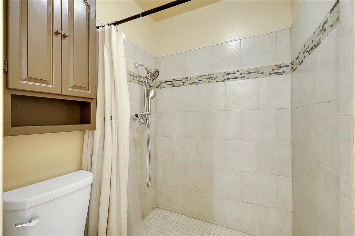 1571 Holly Tree Drive