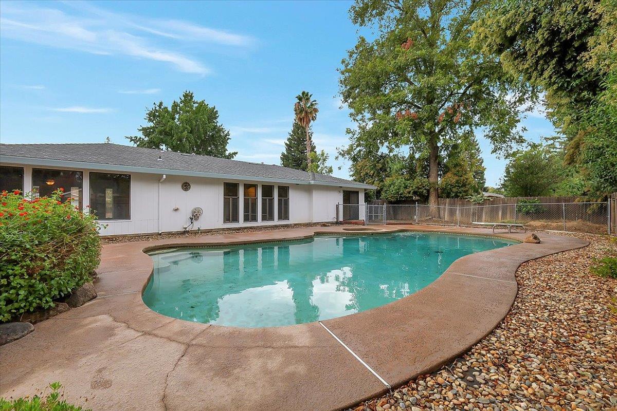 1571 Holly Tree Drive