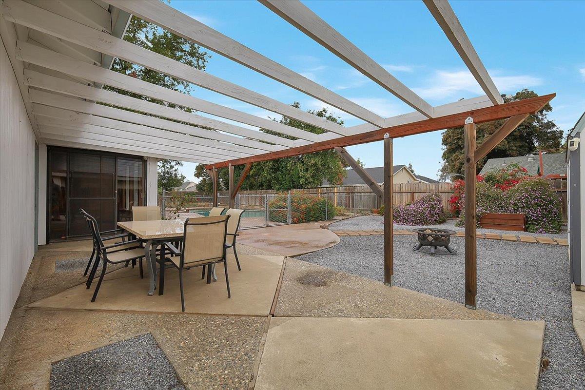 1571 Holly Tree Drive