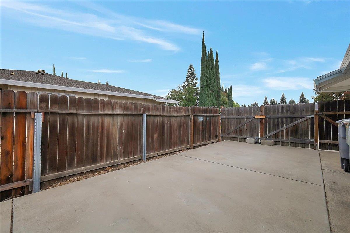 1571 Holly Tree Drive