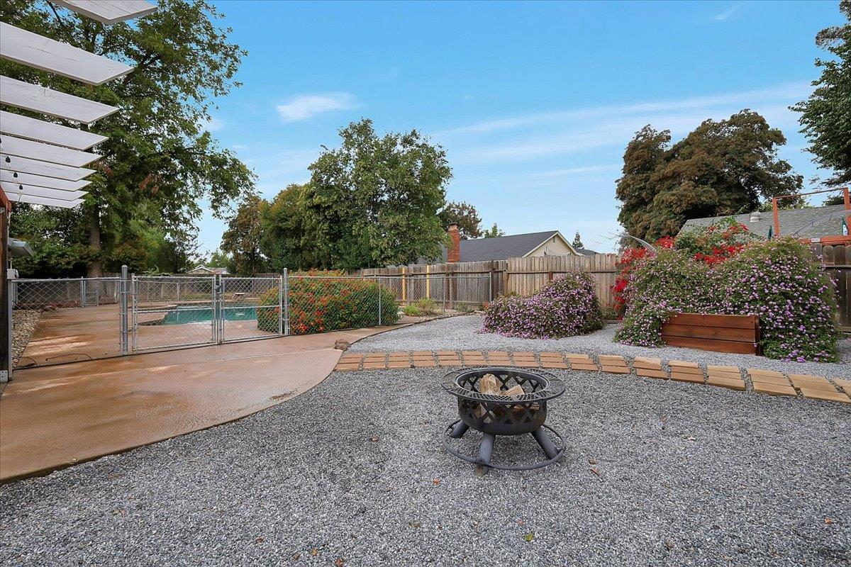 1571 Holly Tree Drive