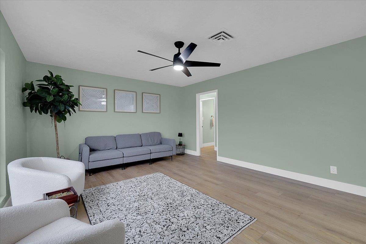 1716 Buchanan Street