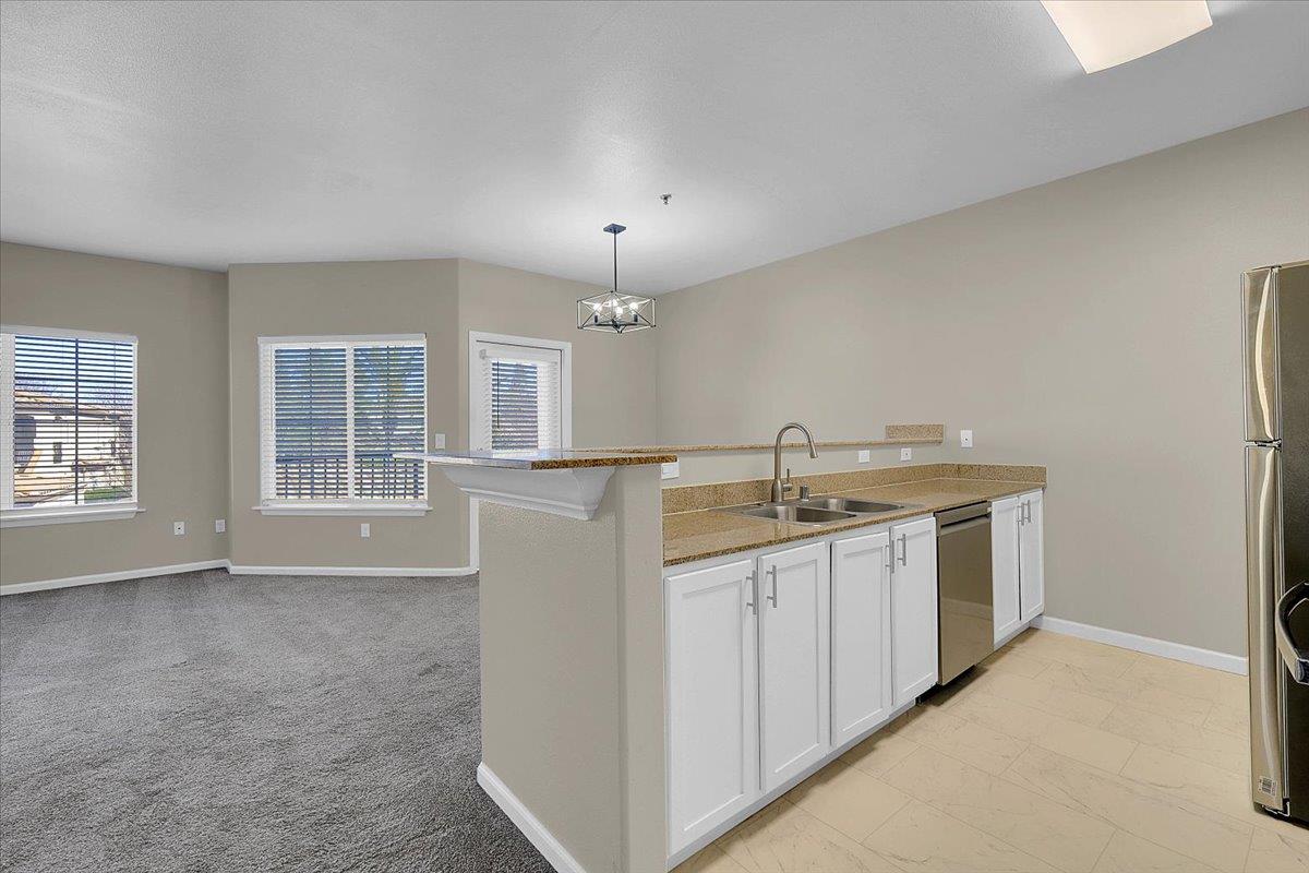 4200 E Commerce 1121