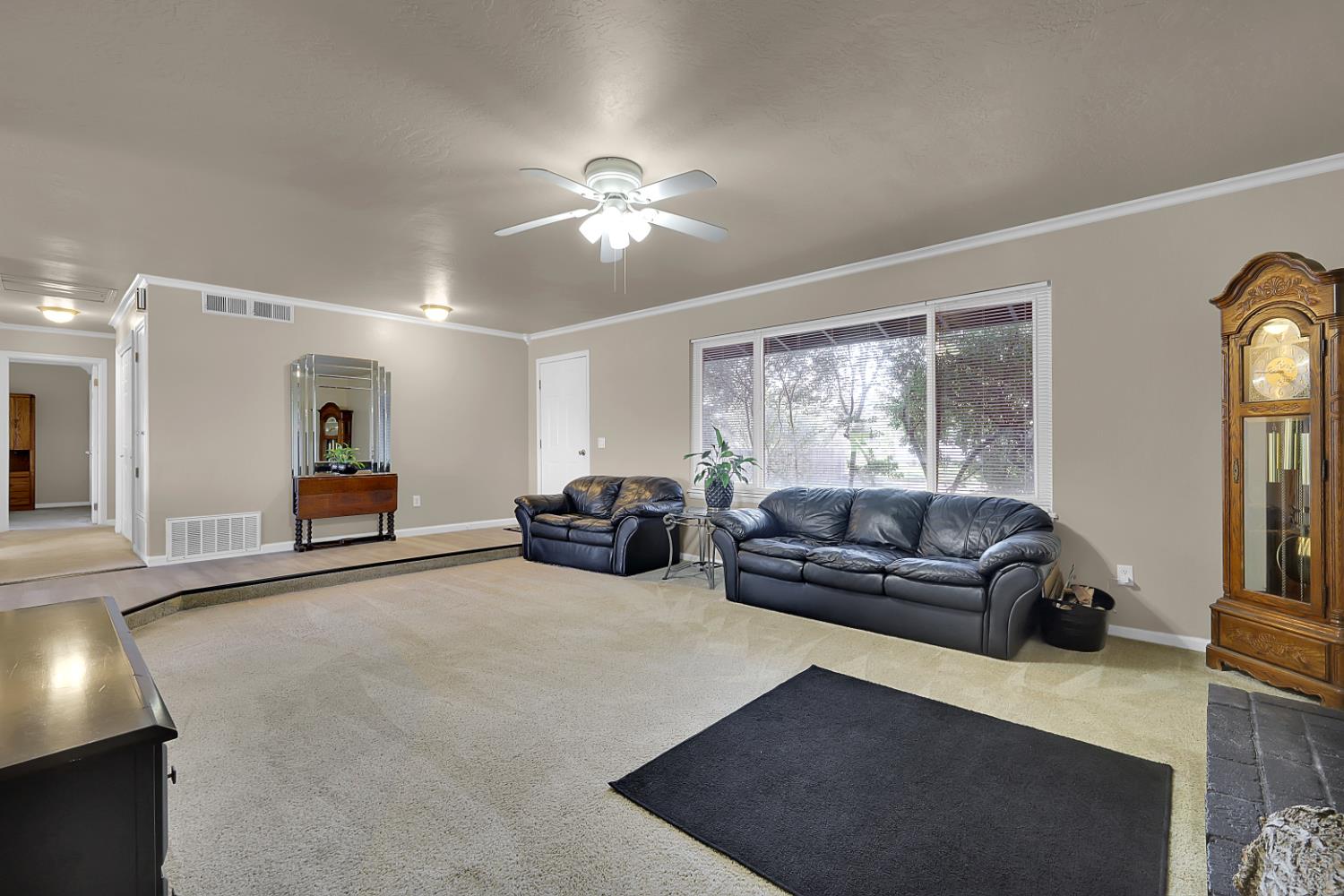 7307 N Roberta Way