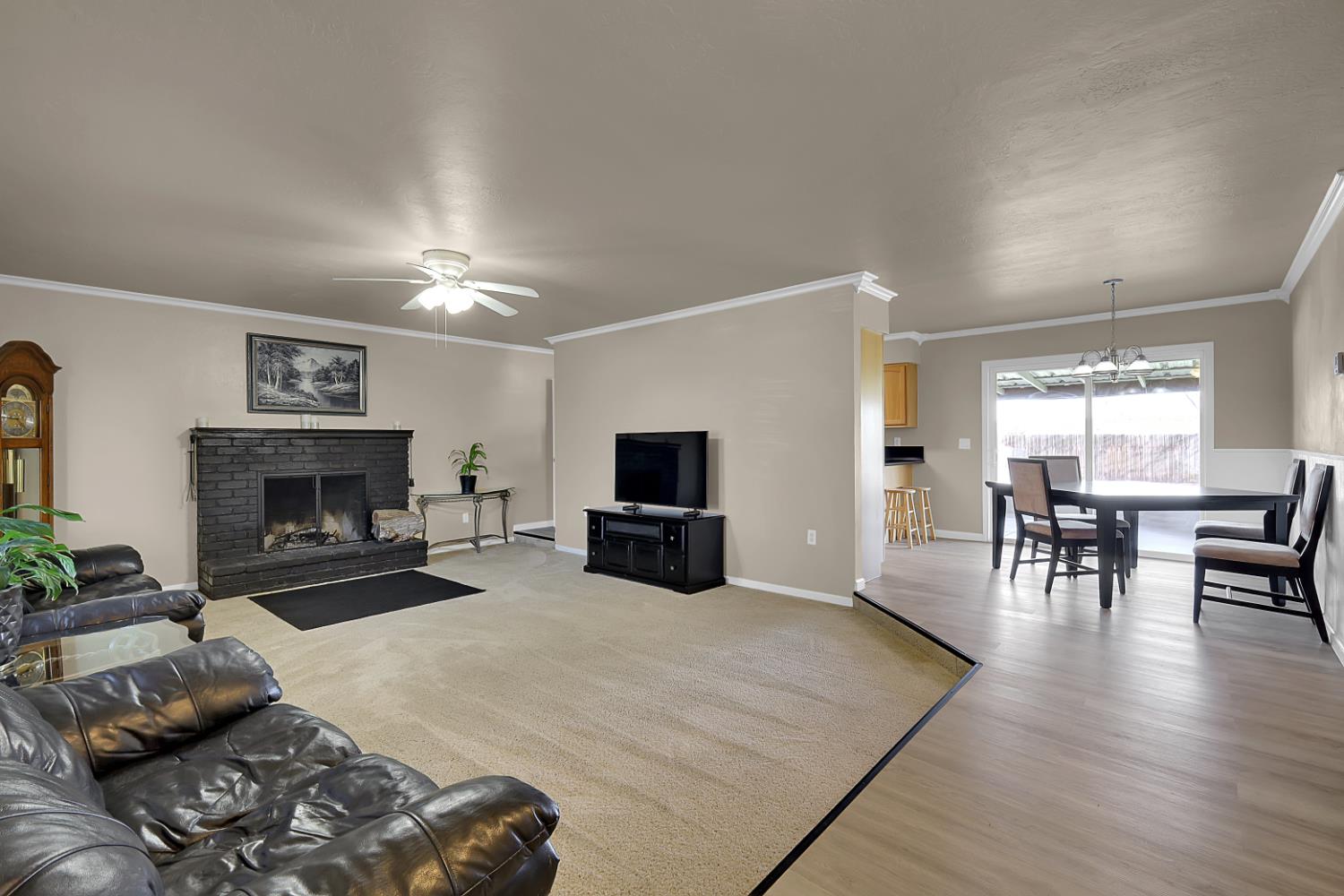 7307 N Roberta Way