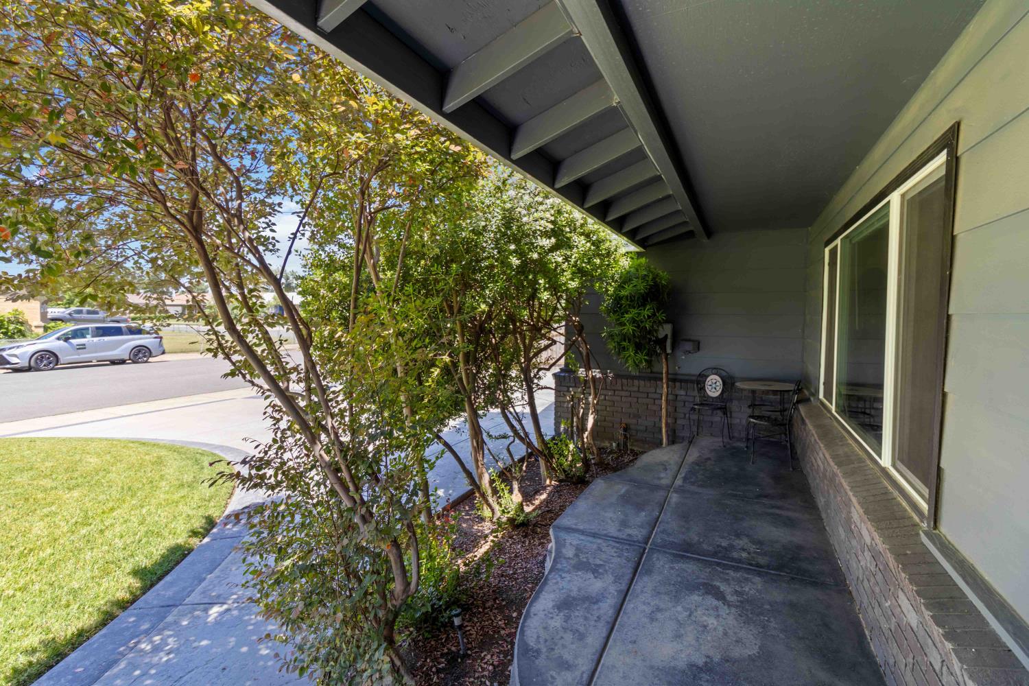 7307 N Roberta Way