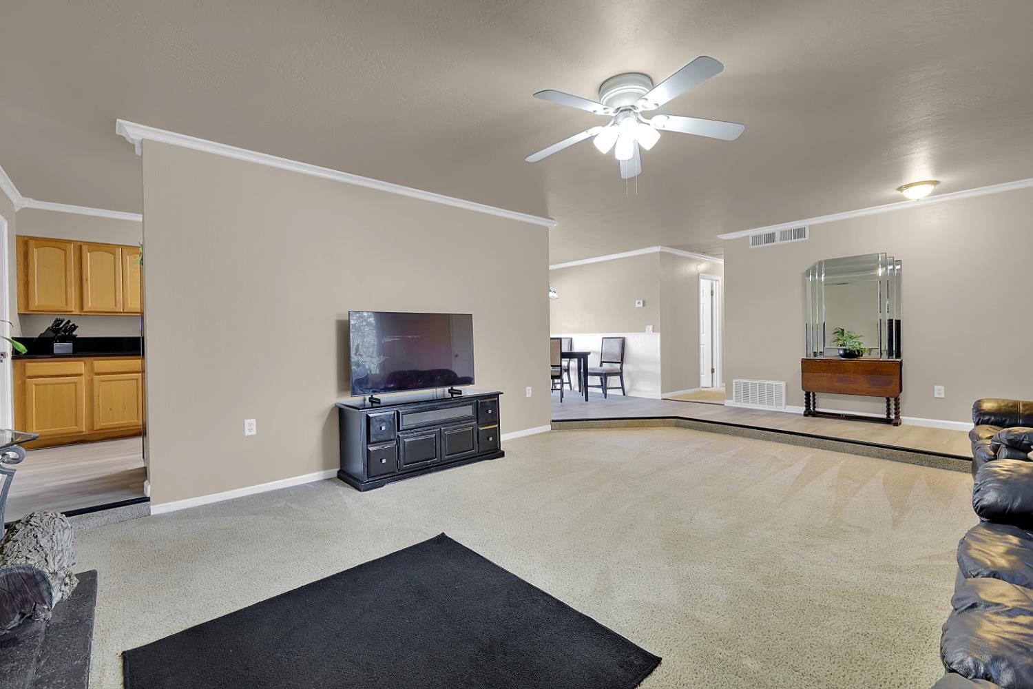 7307 N Roberta Way