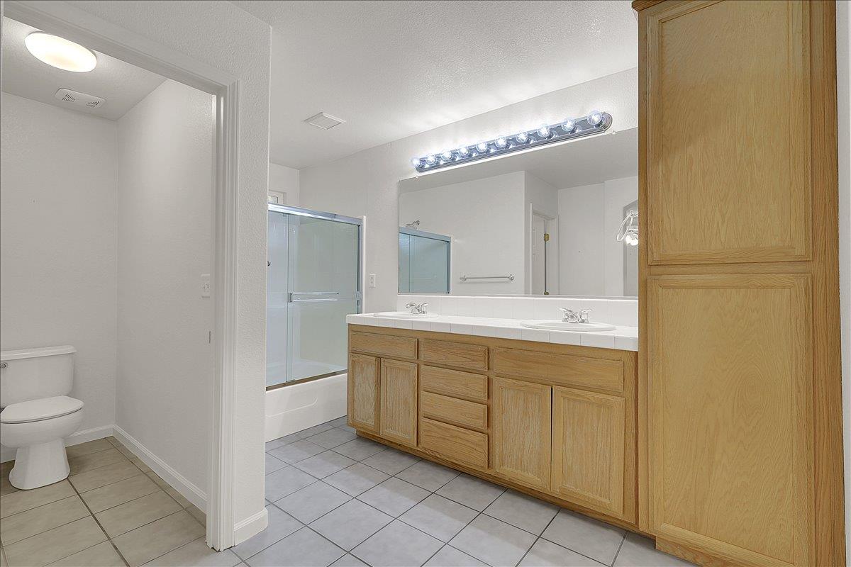 1119 John Wayne Drive