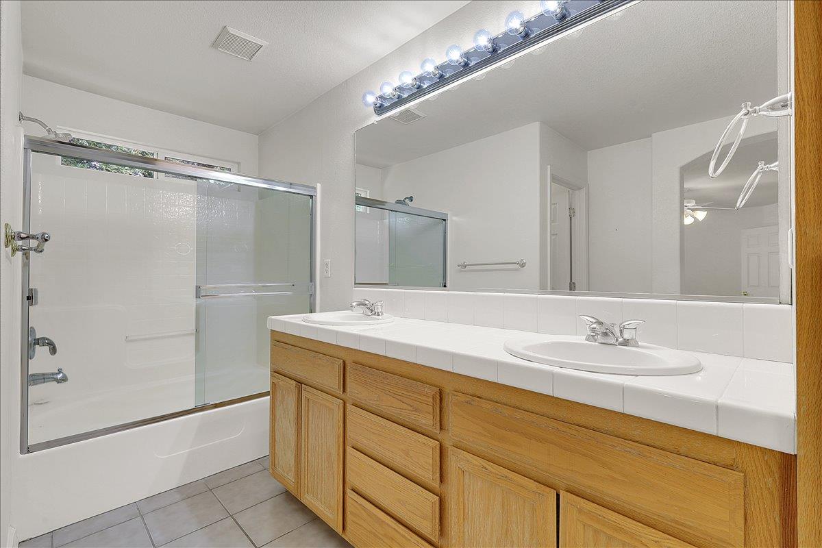 1119 John Wayne Drive