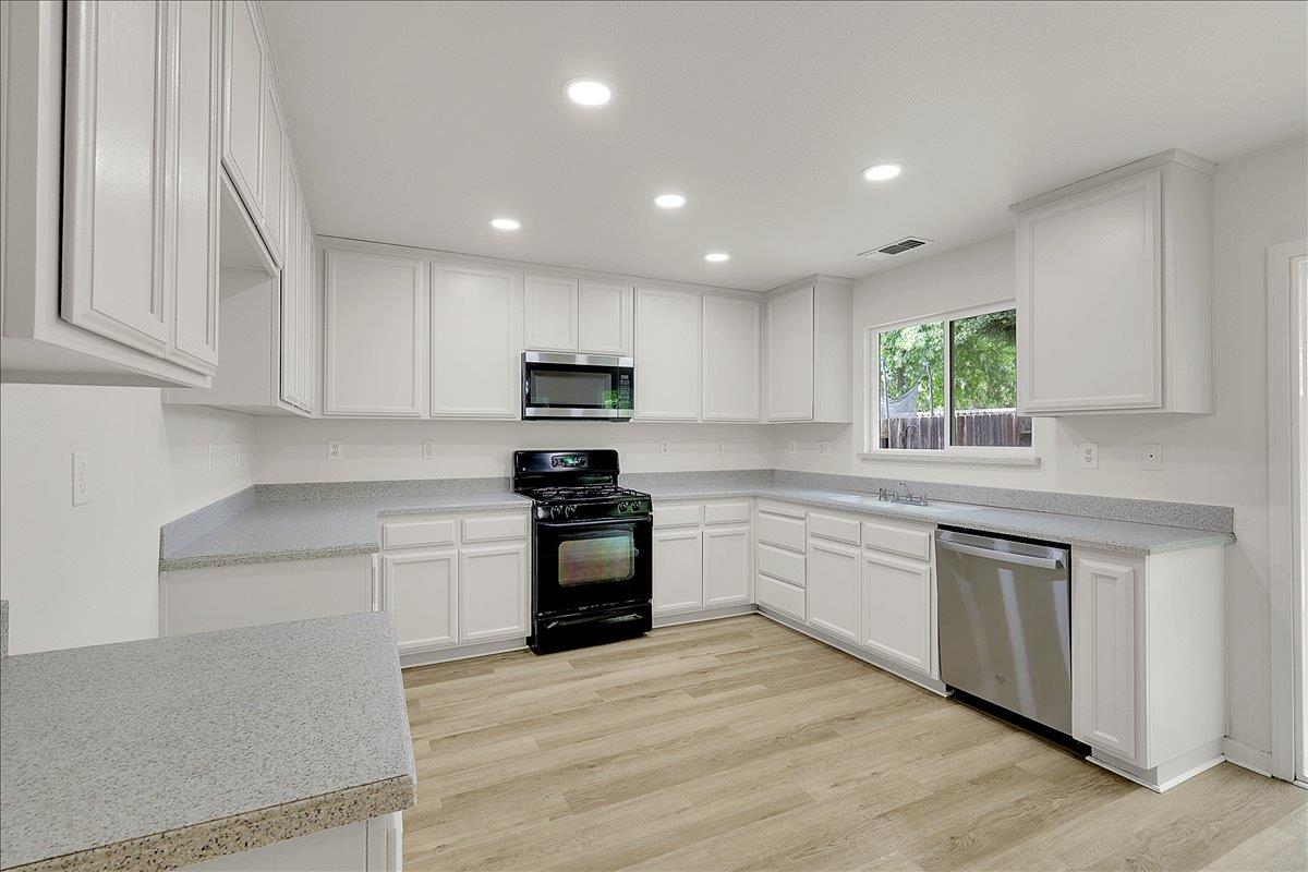 1119 John Wayne Drive