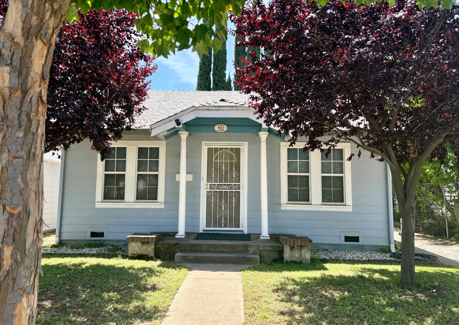 912 6th Street