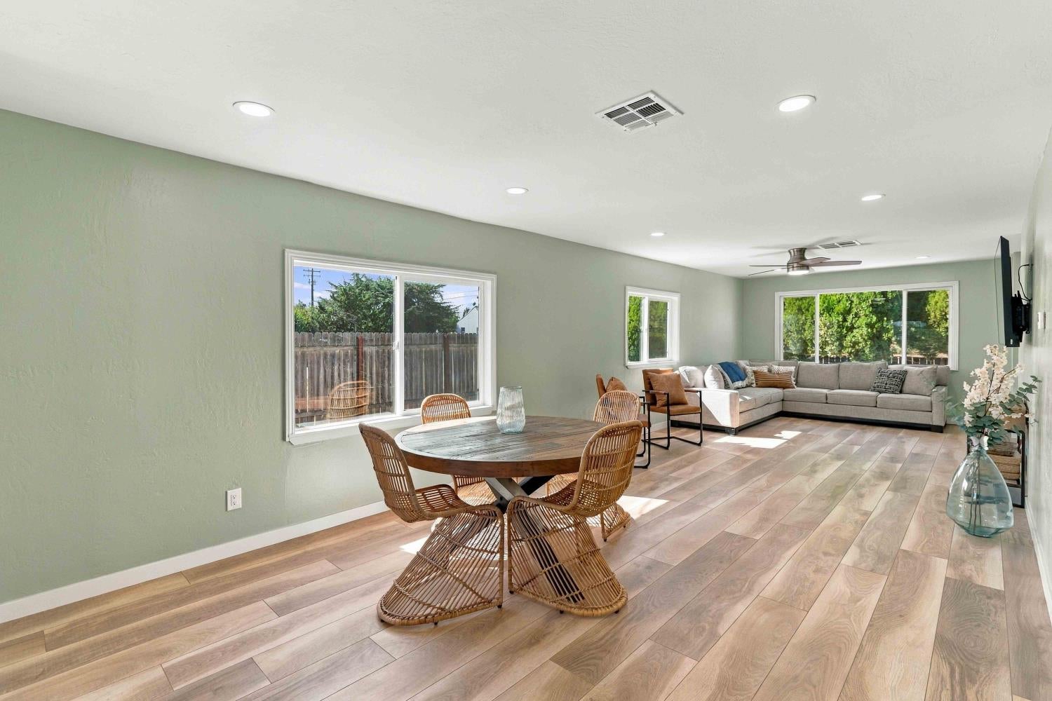 809 N Township Road