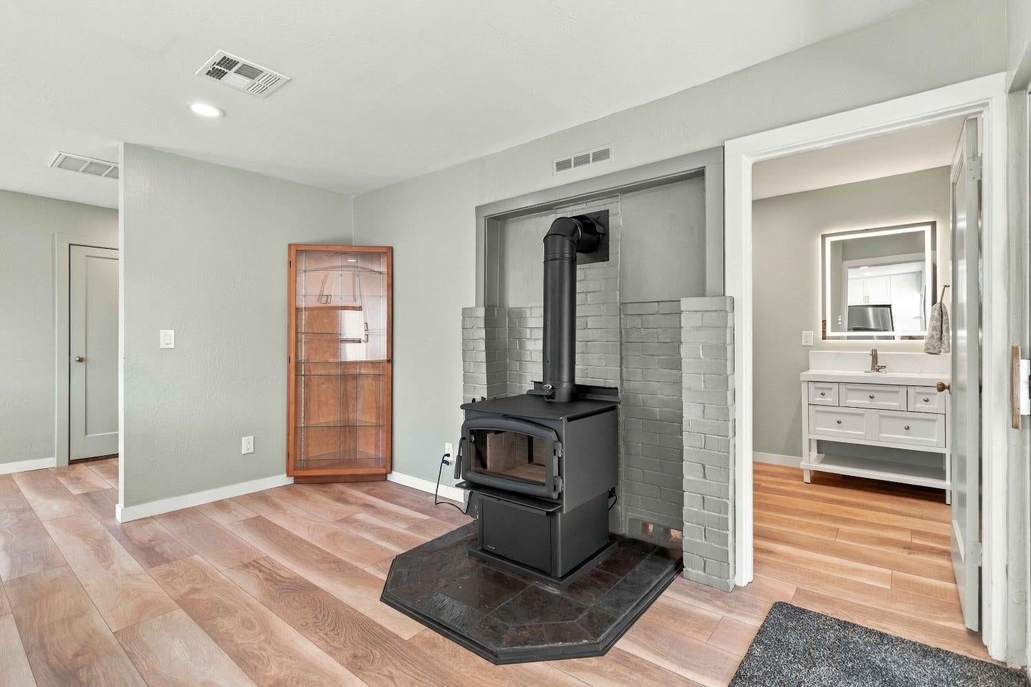 809 N Township Road