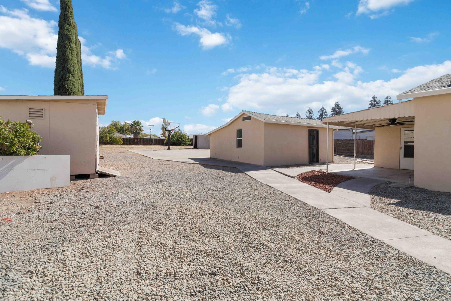 809 N Township Road