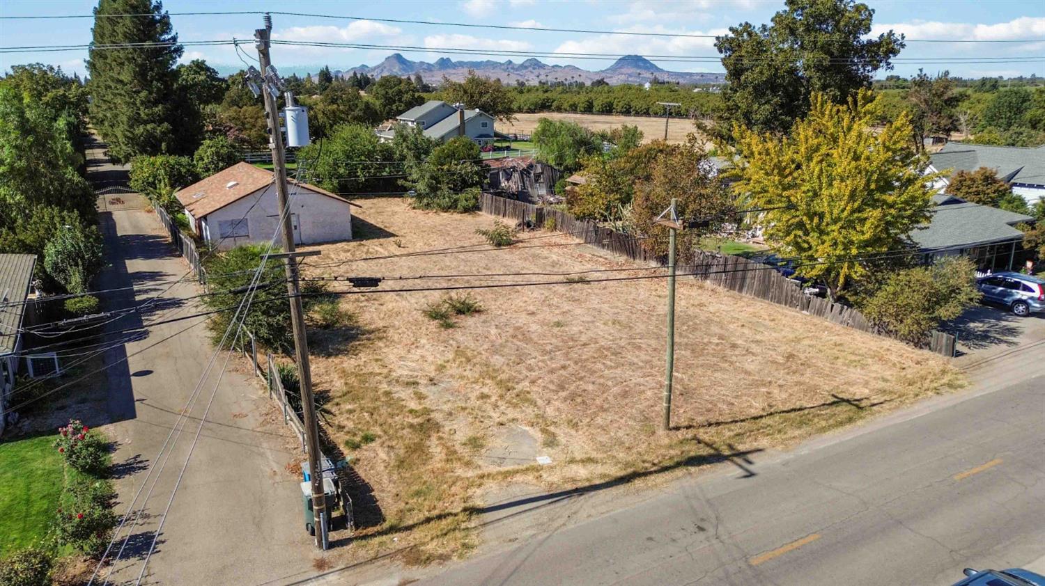 2160 Elmer Avenue