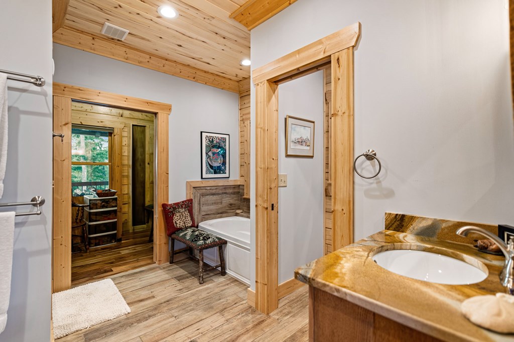 400 Cloudland Trace