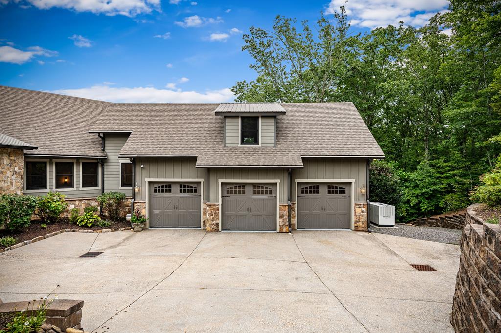 289 Chickadee Drive