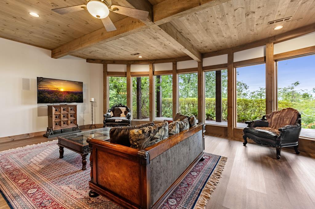289 Chickadee Drive