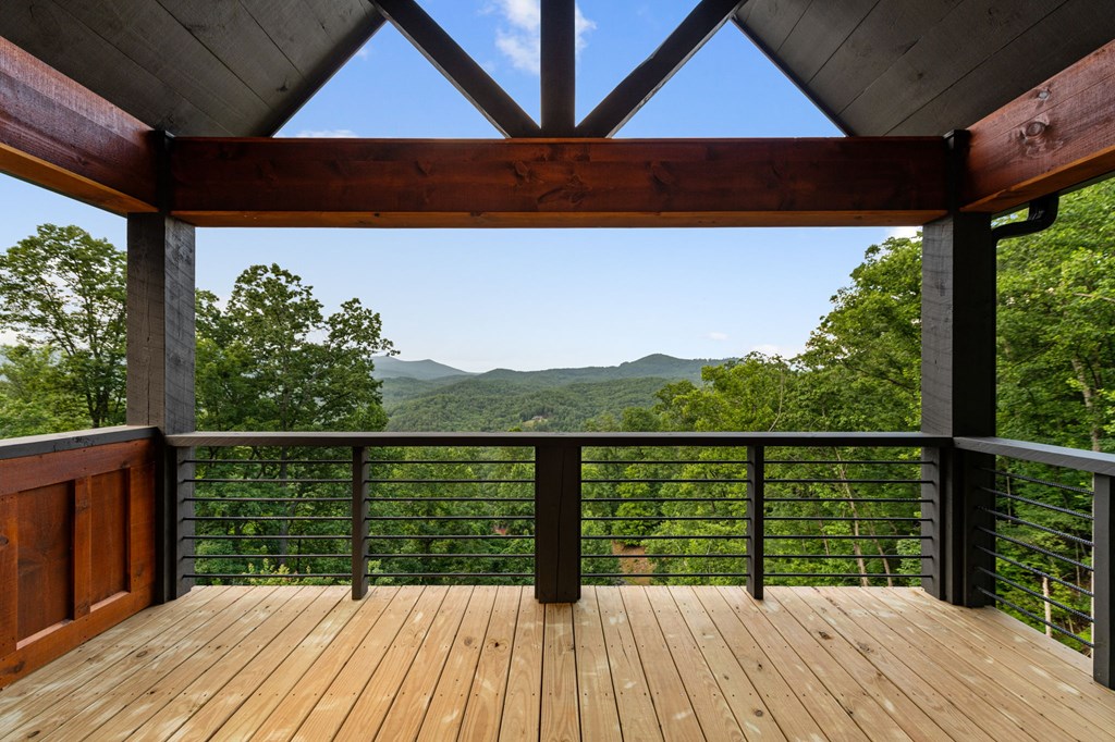 395 Pontoosuc Drive, Mineral Bluff