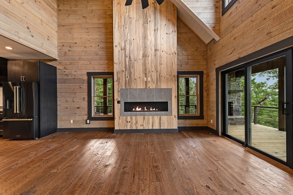 395 Pontoosuc Drive, Mineral Bluff