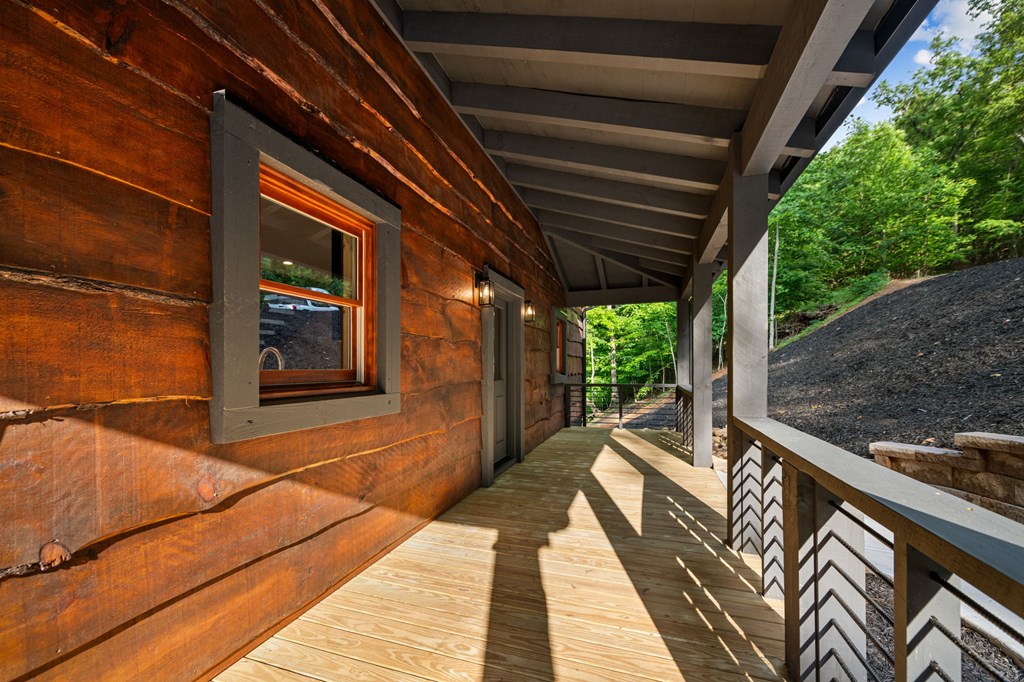 395 Pontoosuc Drive, Mineral Bluff