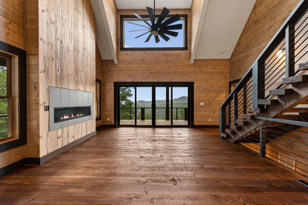 395 Pontoosuc Drive, Mineral Bluff