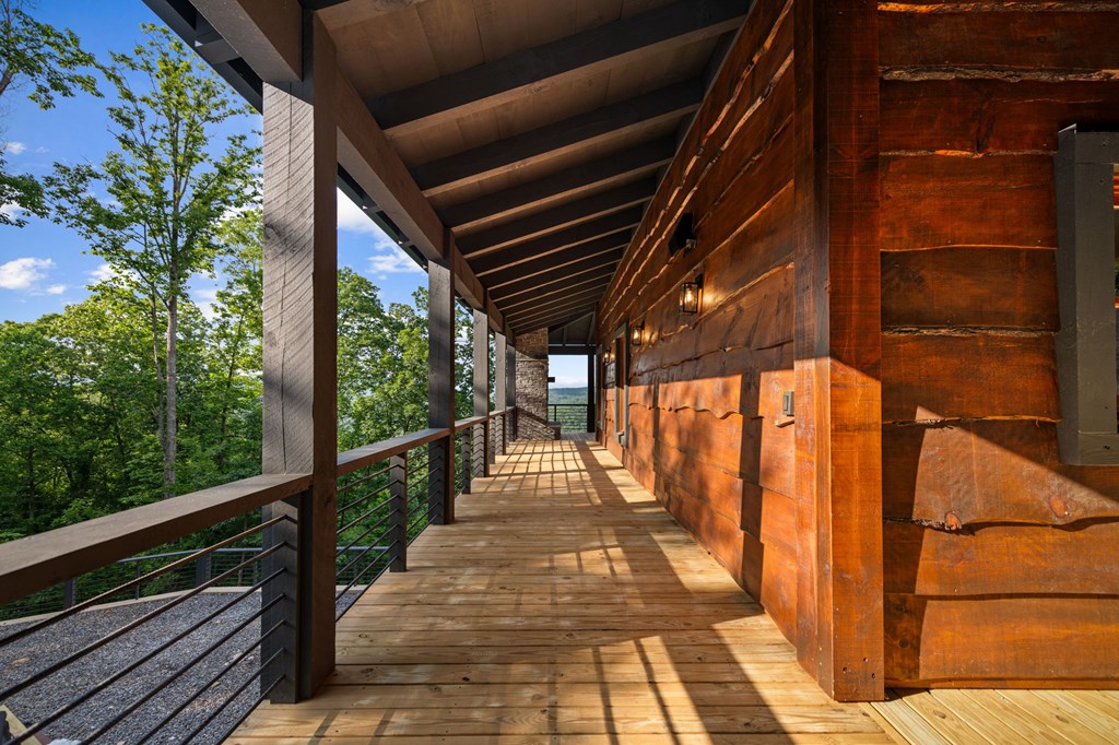 395 Pontoosuc Drive, Mineral Bluff