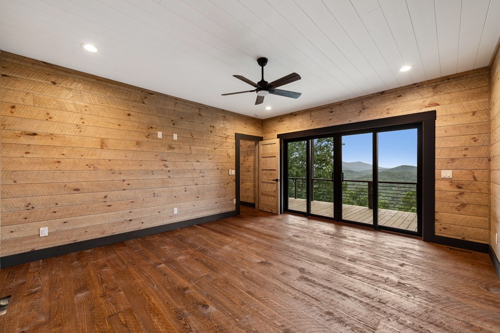 395 Pontoosuc Drive, Mineral Bluff