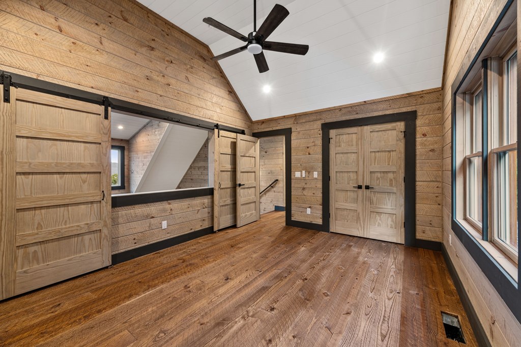 395 Pontoosuc Drive, Mineral Bluff