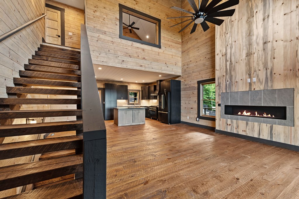 395 Pontoosuc Drive, Mineral Bluff