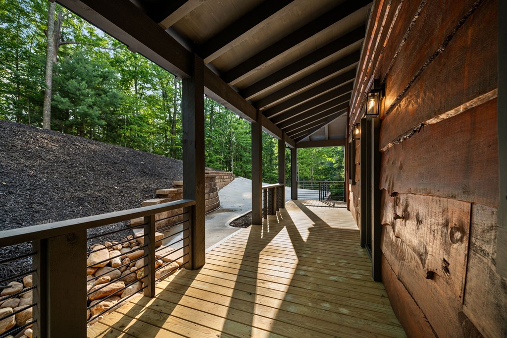 395 Pontoosuc Drive, Mineral Bluff