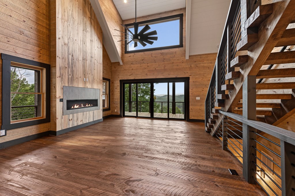 395 Pontoosuc Drive, Mineral Bluff