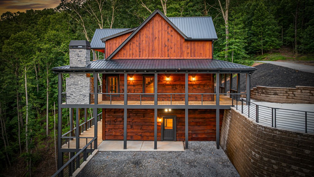 395 Pontoosuc Drive, Mineral Bluff