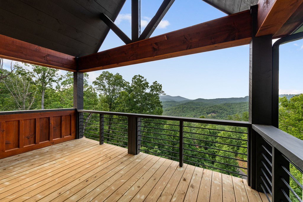 395 Pontoosuc Drive, Mineral Bluff