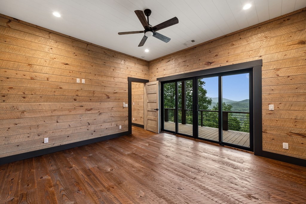 395 Pontoosuc Drive, Mineral Bluff