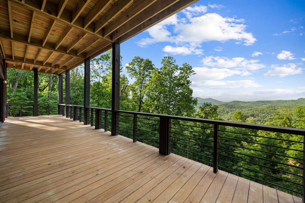 395 Pontoosuc Drive, Mineral Bluff