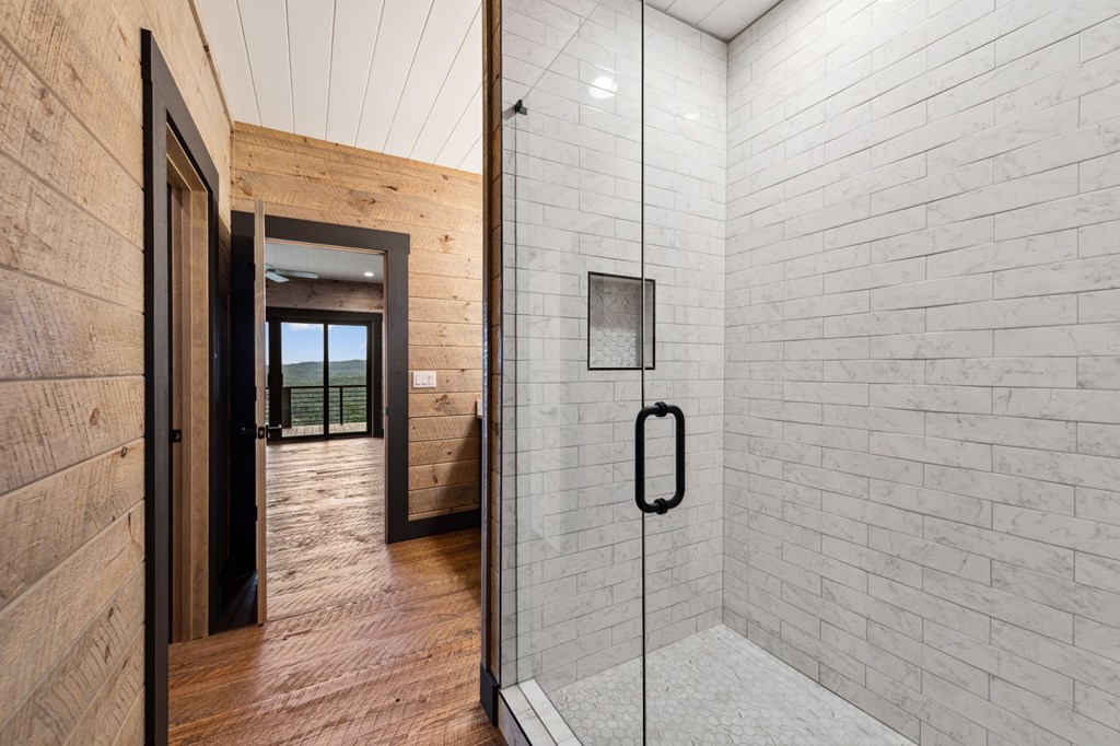 395 Pontoosuc Drive, Mineral Bluff