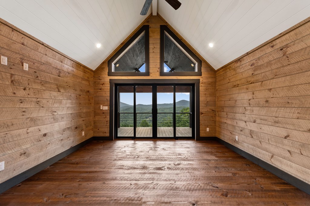 395 Pontoosuc Drive, Mineral Bluff