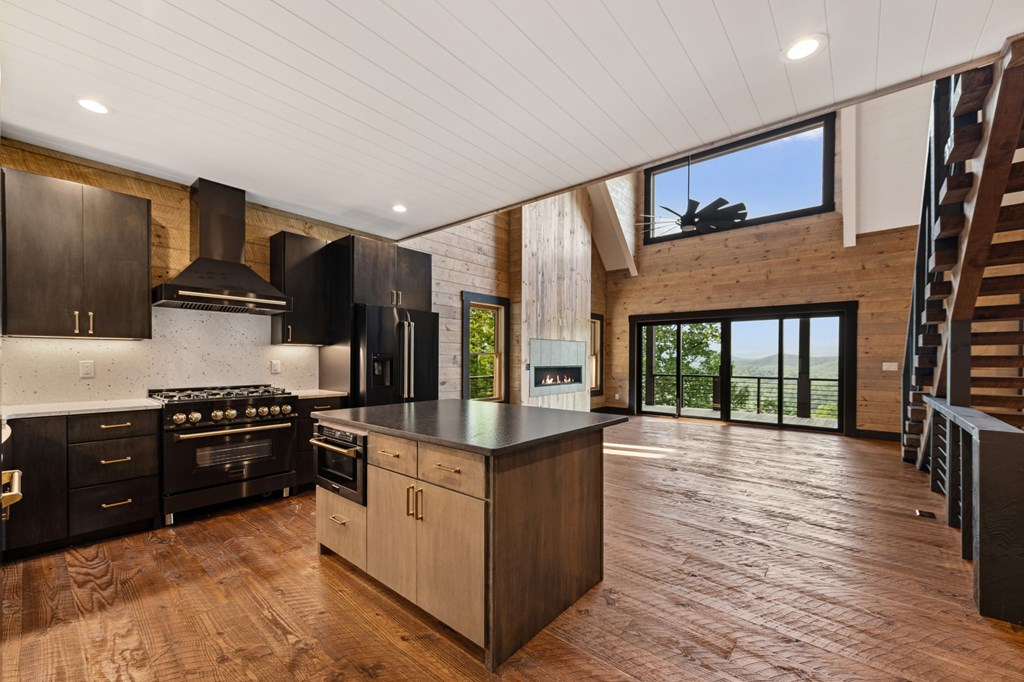 395 Pontoosuc Drive, Mineral Bluff