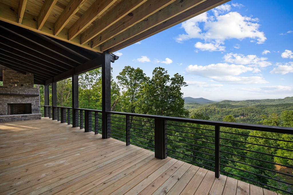 395 Pontoosuc Drive, Mineral Bluff